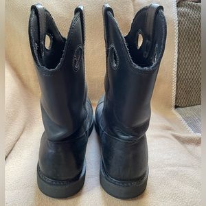 Authentic Harley Davidson mens sz 10.5 leather boots. Slip & oil resistant sole